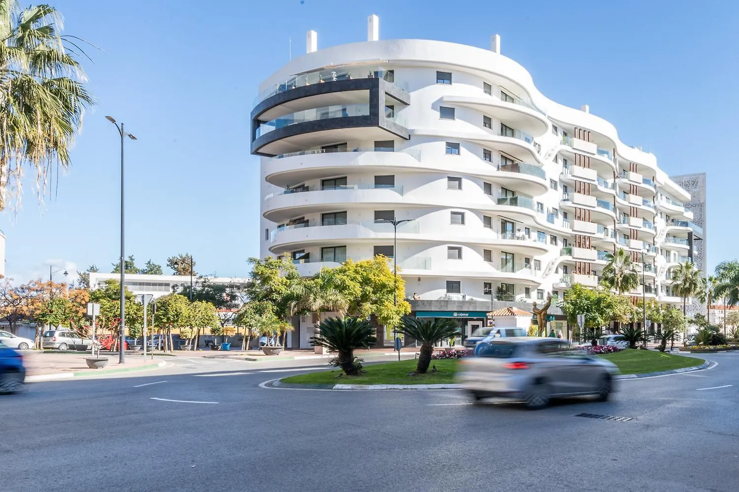 Inf26F - Modern And Bright City Apartment Estepona Espanha