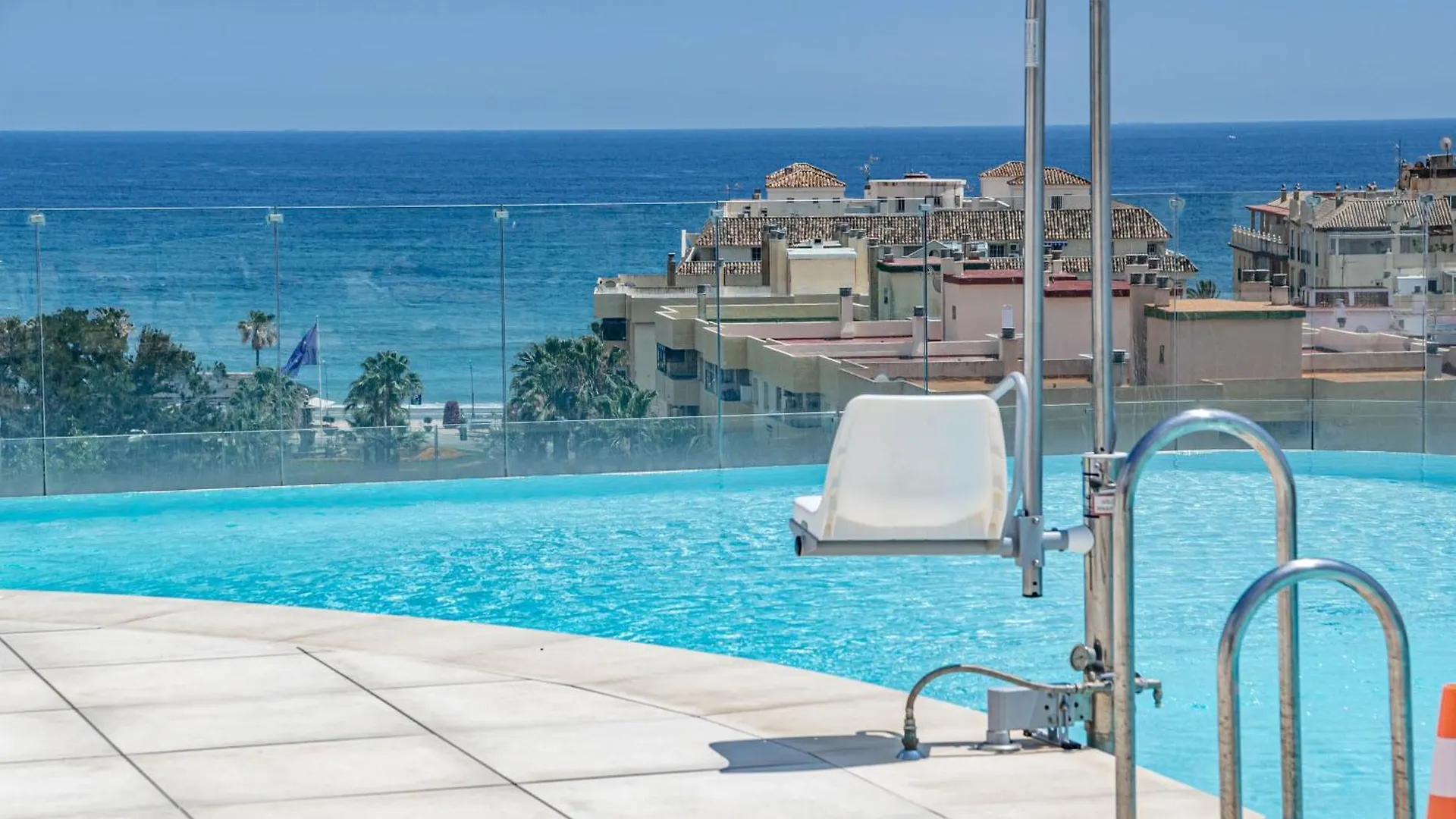 Inf26F - Modern And Bright City Apartment Estepona Spain